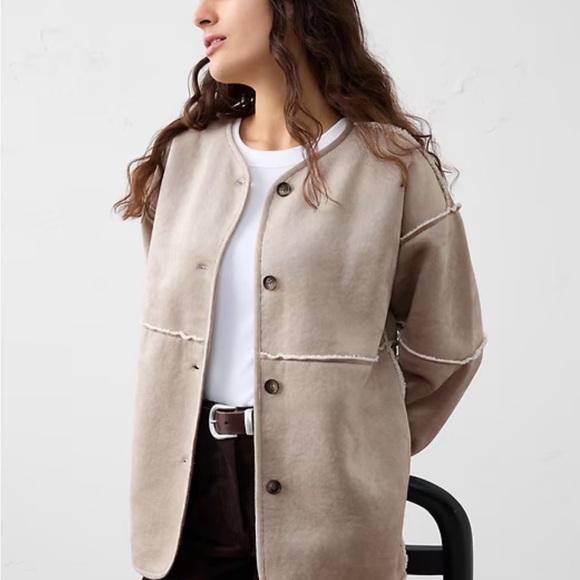 Banana Republic Jackets & Blazers - Banana Republic REVERSIBLE VEGAN SUEDE SHERPA JACKET Pewter Grey Size Small